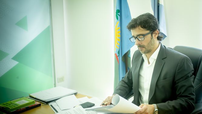 AVANCE. El Defensor del Pueblo, Adrián Maciel, impulsó el reclamo de los vecinos.