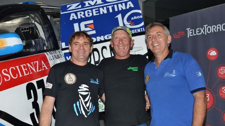Di Palma y Naivirt, junto a Miguel Caldara, entrenador del Panadero..