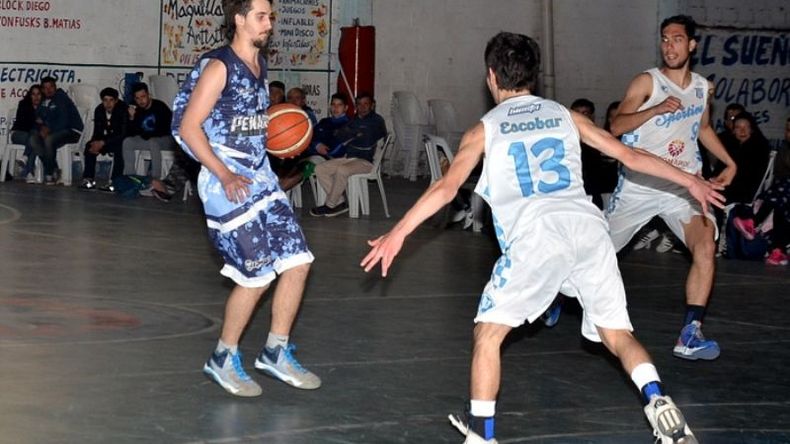 EN CASA. Con un libre de Basterrica (17), Peñarol se impuso 67-66..