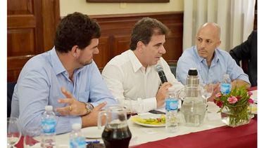 REFUERZOS. Burzaco, Ritondo y Ducoté, ayer, en La Plata..