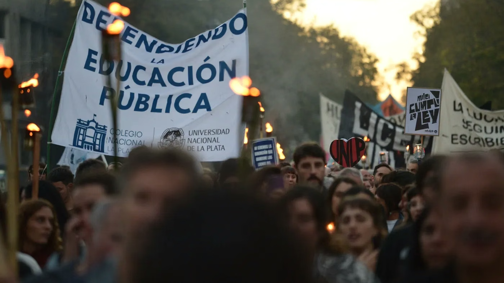 El juez Martín Cormick fijó cinco días para que el Gobierno cumpla la Ley de Financiamiento Universitario y advirtió que aplicará multas por cada día de demora.