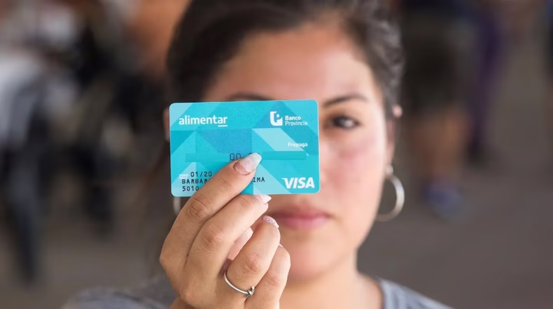 Luego de anunciarlo el pasado lunes, hoy se hizo oficial el aumento en los montos de la Tarjeta Alimentar.