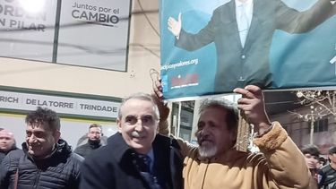 PERONISMO. Moreno saludó a sus militantes en centro de Pilar. &nbsp;