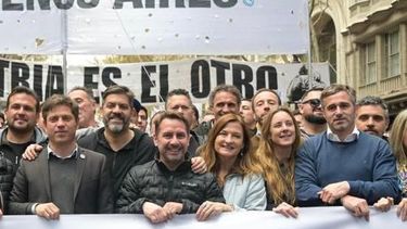 MARCHA. Achával se movilizó al Congreso junto a Axel Kicillof.