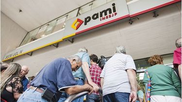 RECLAMOS. Los afiliados buscan respuestas..