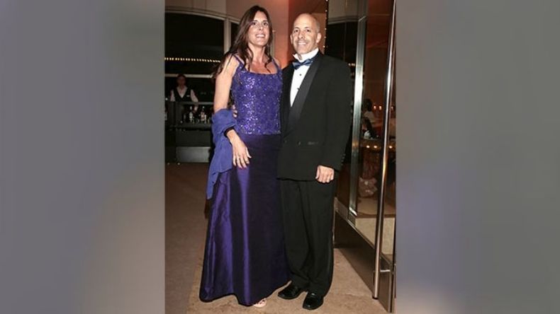 CON MOÑO. Ducoté junto a su esposa Laura Zommer..