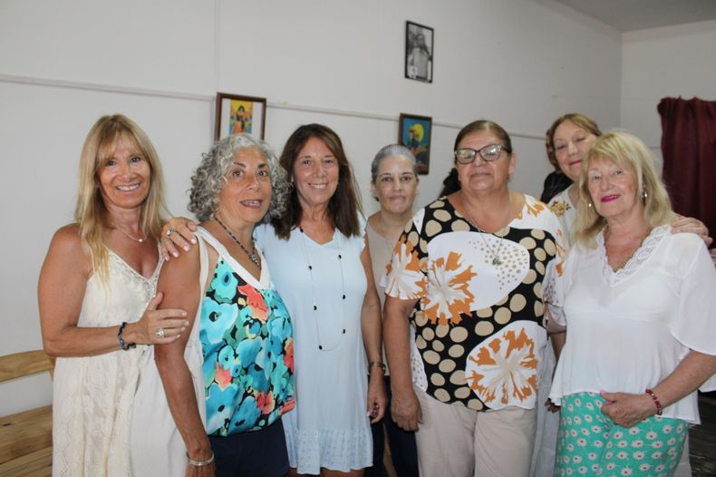 Algunas de las integrantes de Autores Locales de Pilar.