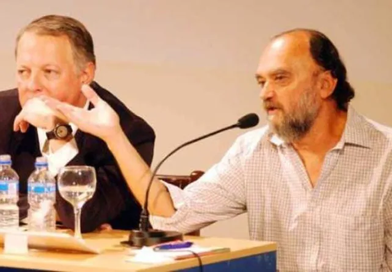 Fontanarrosa en el III Congreso Internacional de la Lengua Española. (La Capital).