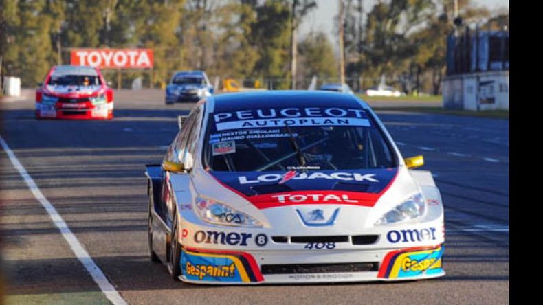 El Peugeot 408 de Girolami fue el más veloz en el Coliseo porteño..