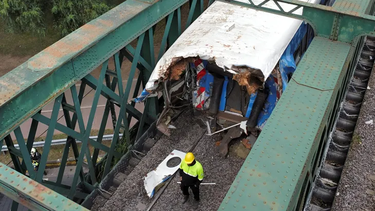 CHOQUE. El accidente dejó un saldo de 61 heridos, dos de ellos graves.
