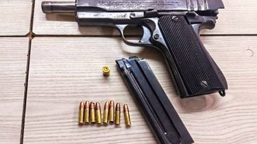 El arma secuestrada había sido robada en el año 2000. Foto @pilaradiario..