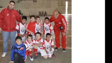 La 2006 roja goleó 10-0 a Grand Bourg..