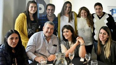 RECORRIDA. Tundis y D’Onofrio con los candidatos locales..