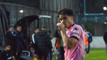 Braian Martin, de penal a los 39 del complemento, le dio la victoria a Real Pilar.&nbsp;
