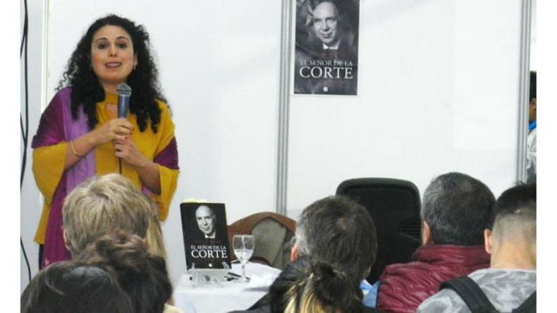 EN EL CIERRE DEL DÍA 3. La periodista Natalia Aguiar presentó su libro “El Señor de la Corte”. El escrito es una investigación profunda sobre el presidente de la Suprema Corte de Justicia, Ricardo Lorenzetti. .