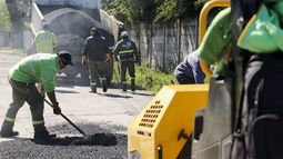 A LA CALLE. El gobierno lanzó el primer paquete de asfaltos del año..