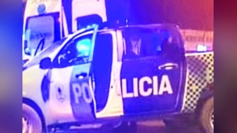 El policía agredido tuvo que ser trasladado en ambulancia al Hospital Sanguinetti. Foto @pilaradiario.
