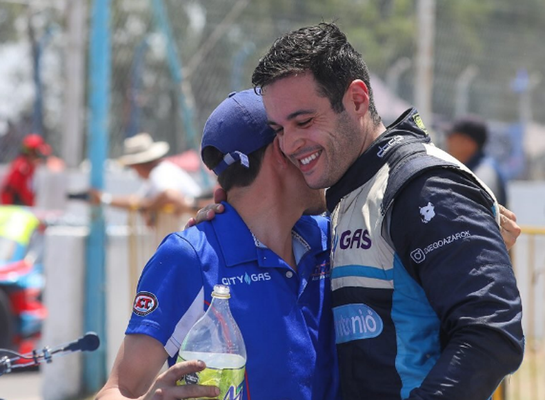 SONRISA. Azar larga 8º la última final de la temporada del TC Pista.