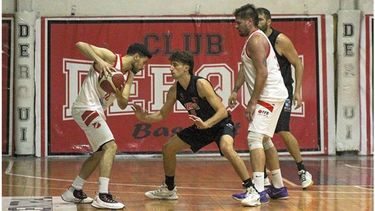 Sportivo-Derqui juegan por primera vez en la Avenida. .