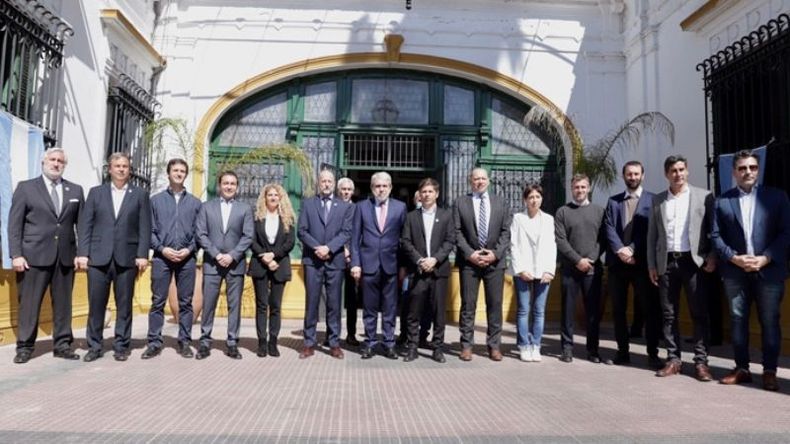 FUNCIONARIOS. Achával participó del acto que encabezaron Aníbal Fernández y Kicillof. .