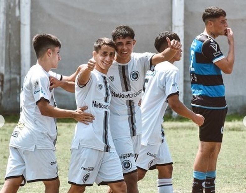 Real Pilar venció a Atlas por 3-0 en la última presentación de 90 minutos.