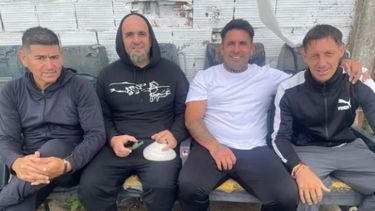 CUERPO TÉCNICO. “El club apuesta al ascenso, nosotros también”,dijo Silva (3º en la foto). CUERPO TÉCNICO. “El club apuesta al ascenso, nosotros también”,dijo Silva (3º en la foto).