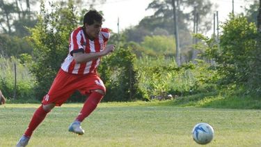 ENGANCHE. Palavecino marcó el gol, que puede ser el título para el Rancho..