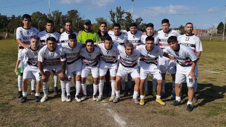 VICTORIA. Villa Rosa gana y no le pierde pisada a los líderes del Apertura..