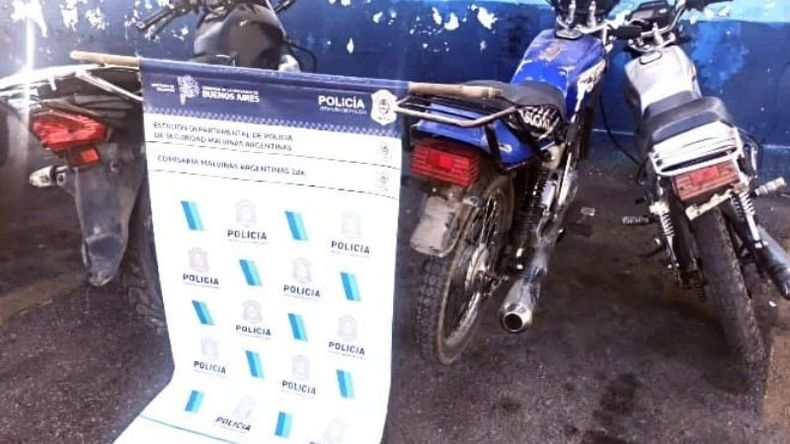 Las motos incautadas, que habían sido robadas a repartidores de Pedidos Ya. Foto @juancaimpacto.