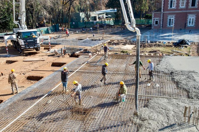 AVANCE. La obra ya muestra la dimensión que tendrá el edificio.