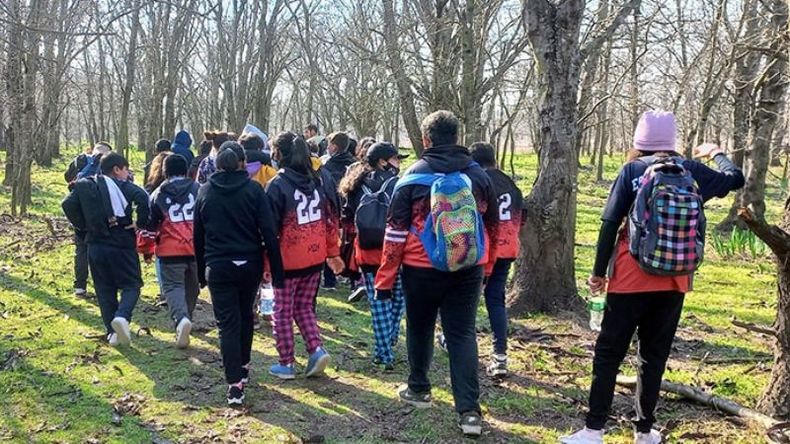 Uno de los lugares más elegidos para ser visitados por las escuelas es la #ReservaNaturalDelPilar, en esta oportunidad alumnos de 6to B de la Escuela Nº4 participaron del paseo educativo, allí disfrutaron y compartieron un momento especial en contacto con la naturaleza. Pilar Turismo / @PilarTurismo..