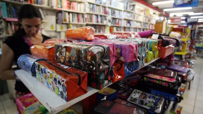 26% fue el aumento interanual de la canasta escolar.