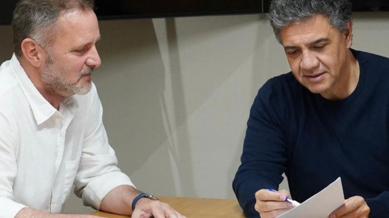 INICIATIVA. Antonietti junto a su referente, Jorge Macri. .