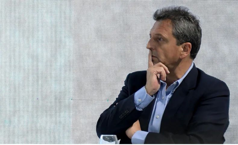 ANUNCIO. Massa dio a conocer la noticia en un día complicado. &nbsp;