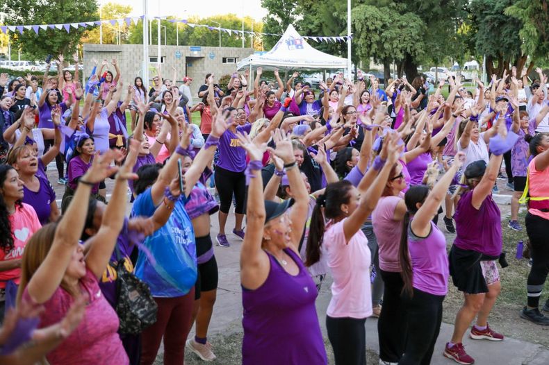 El Corredor aeróbico fue una marea violeta en el cierre de la Semana de la Mujer.