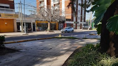 Bianea y una imagen extraña, sin su puesto de diarios.