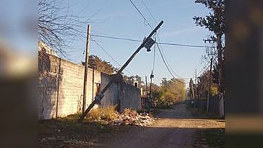 Correo de Lectores: Cables colgando, evitemos una desgracia