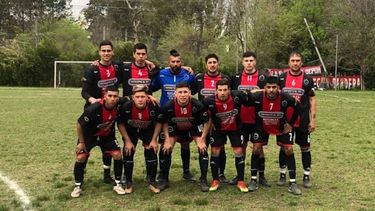 FORMACIÓN. La Primera División de Villa Rosa, que viene de empatar 1-1 como local ante Villa Juana.