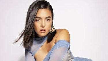 Ángela Leiva llega a Pilar a festejar sus 15 años de trayectoria.