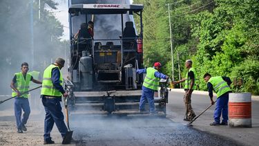 ÚLTIMA CAPA. La obra se extiende a través de 8 kilómetros.