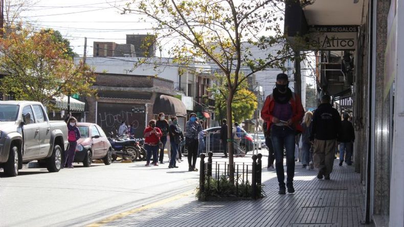 Los comercios afectados por la pandemia no abonarán tasas en 2021..