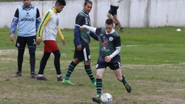 DEFINICIÓN. Rodrigo Santillán practica definición en el Barraza..