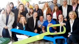 TIJERA. Los precandidatos de Sumemos Pilar, en el lanzamiento de ayer. .
