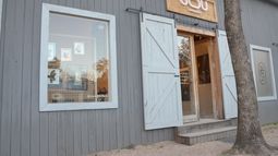 La nueva galería está ubicada en La Aldea, kilómetro 44 de Panamericana.&nbsp;