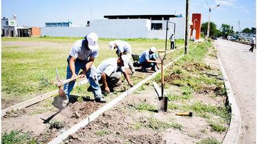 URBANIZACIÓN. Veredas en el barrio La Escondida, de Derqui..