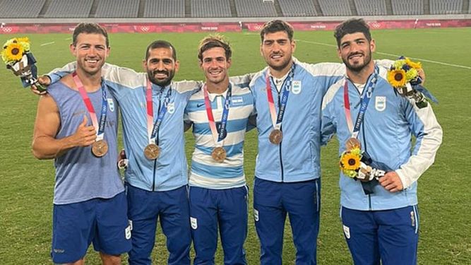CONSAGRACIÓN. Franco Sábato (izquierda) en el estadio donde el Seven llegó al bronce..
