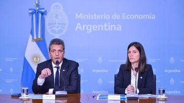 ANUNCIO. Lo hicieron esta tarde Sergio Massa y la titular de ANSES, Fernanda Raverta.