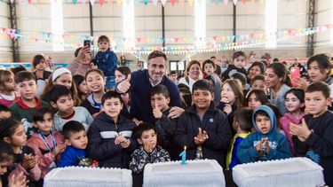 Federico Achával y los vecinos celebraron el primer aniversario del Club Municipal de Presidente Derqui.