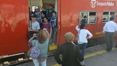 ROJITO. Aseguran que los empleados no tuvieron contacto con pasajeros..