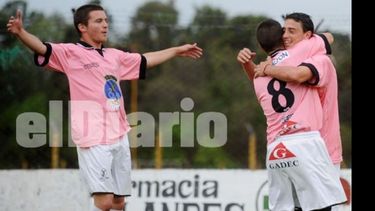El festejo del primer gol. Foto: Heva..